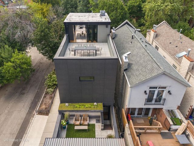 2029 N Hoyne Avenue, Chicago, IL 60647