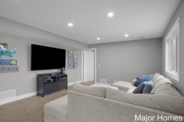 4630 100th Street SE, Caledonia, MI 49316