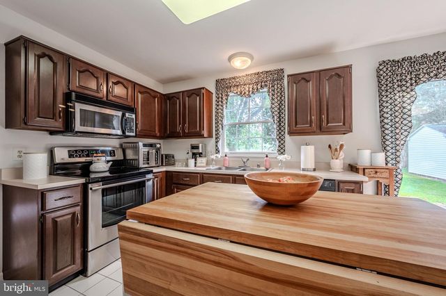 43 WALKER DR, New Castle, DE 19720