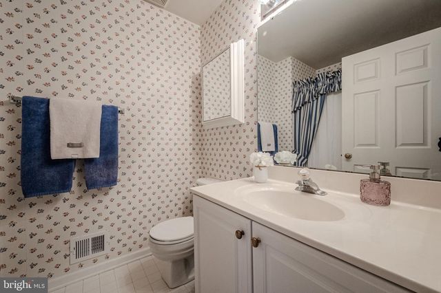 43 WALKER DR, New Castle, DE 19720