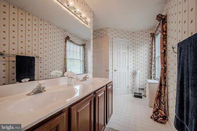 43 WALKER DR, New Castle, DE 19720