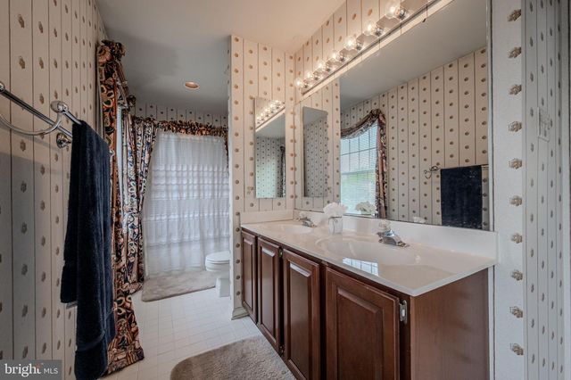 43 WALKER DR, New Castle, DE 19720