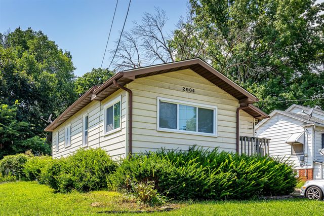2004 E 33rd Street, Des Moines, IA 50317