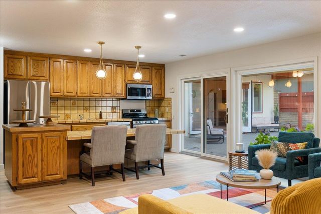 4129 Crondall Dr, Sacramento, CA 95864