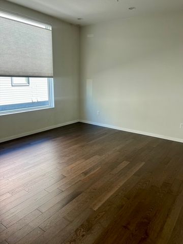 509 E 1st St 7, Boston, MA 02127