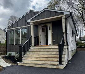 10 Ashwood Street, Worcester, MA 01604
