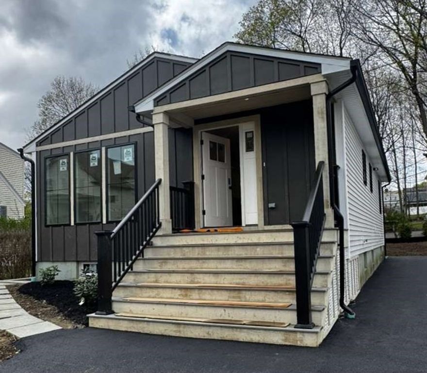 10 Ashwood Street, Worcester, MA 01604