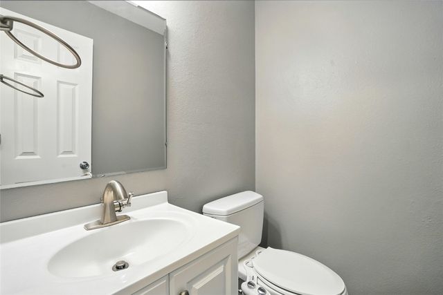 1759 Applewood Place, Cedar Rapids, IA 52402