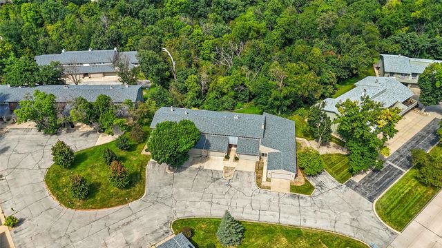 1759 Applewood Place, Cedar Rapids, IA 52402