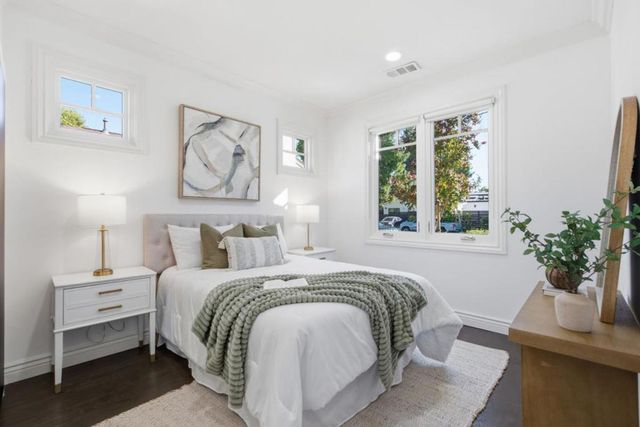 3717 Park Boulevard, Palo Alto, CA 94306