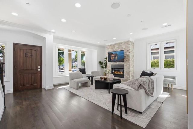 3717 Park Boulevard, Palo Alto, CA 94306