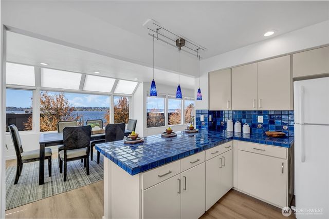 818 Lake Street S #818, Kirkland, WA 98033