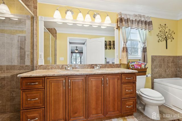 82 Tyndale Avenue, Monroe, NJ 08831