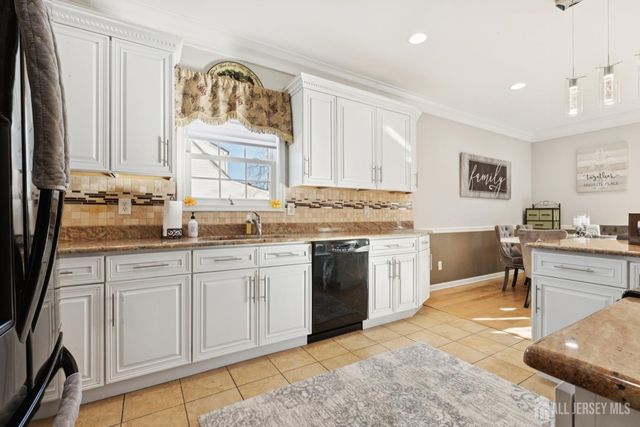 82 Tyndale Avenue, Monroe, NJ 08831