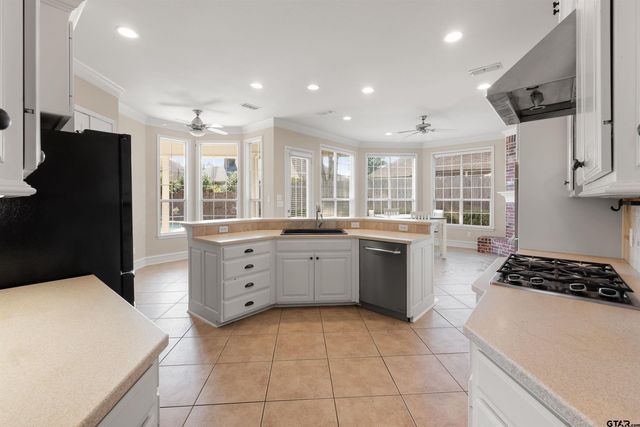 2205 Bradbury Ct, Tyler, TX 75703