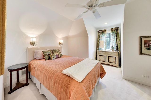 1106 Astor Place, Glencoe, IL 60022