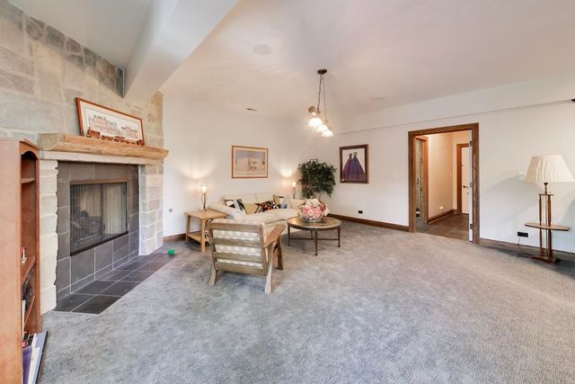 1106 Astor Place, Glencoe, IL 60022