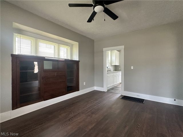 221 E 2nd Street, Girard, OH 44420