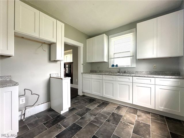 221 E 2nd Street, Girard, OH 44420