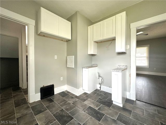 221 E 2nd Street, Girard, OH 44420