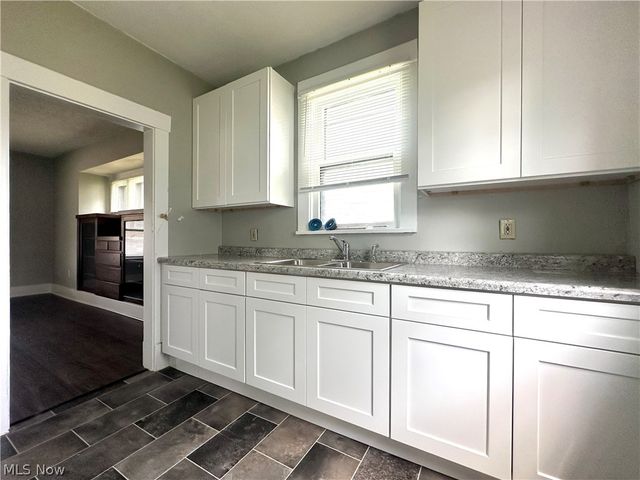 221 E 2nd Street, Girard, OH 44420