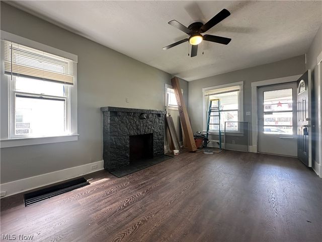221 E 2nd Street, Girard, OH 44420