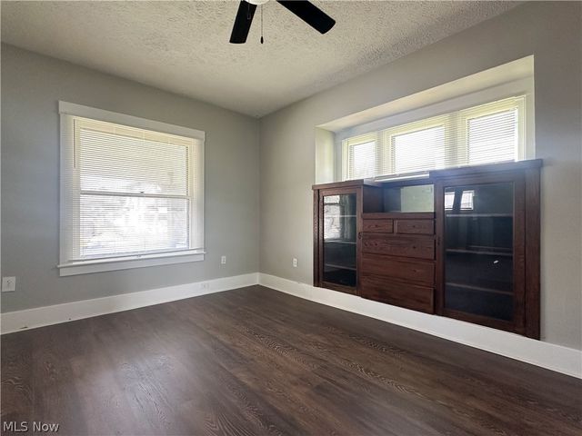 221 E 2nd Street, Girard, OH 44420