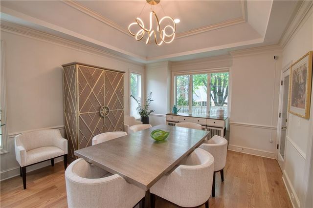 68 Le Mans Court, Prairie Village, KS 66208