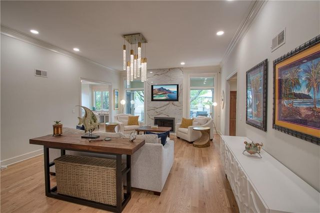 68 Le Mans Court, Prairie Village, KS 66208