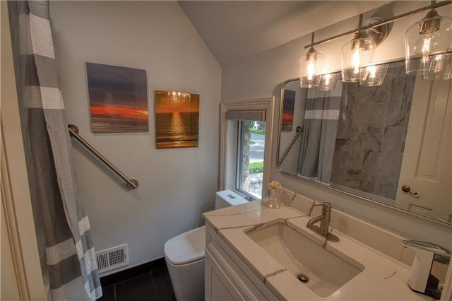 68 Le Mans Court, Prairie Village, KS 66208