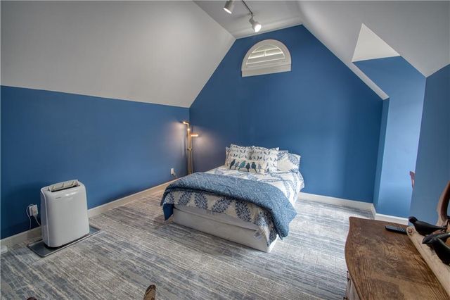 68 Le Mans Court, Prairie Village, KS 66208