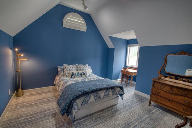 68 Le Mans Court, Prairie Village, KS 66208