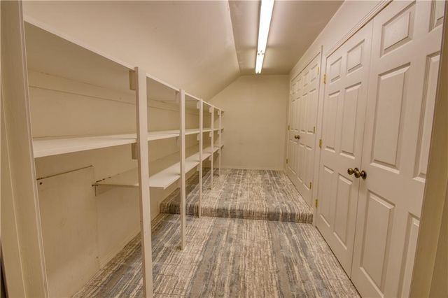 68 Le Mans Court, Prairie Village, KS 66208