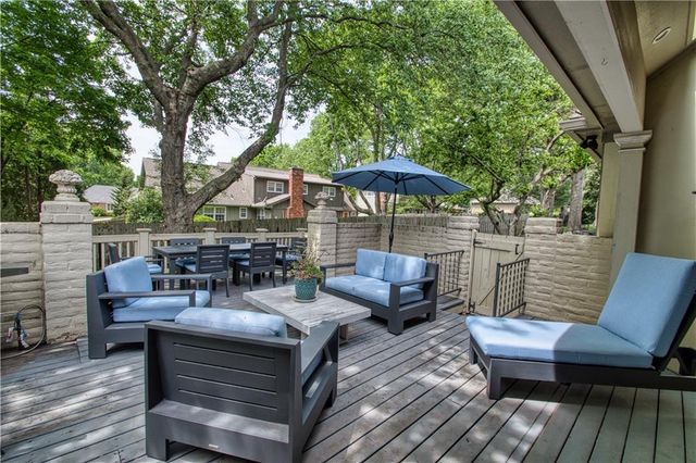 68 Le Mans Court, Prairie Village, KS 66208