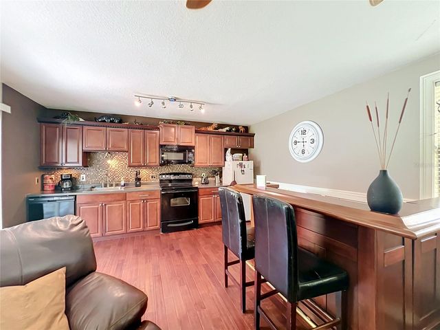 670 E STATE ROAD 46, Geneva, FL 32732