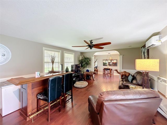 670 E STATE ROAD 46, Geneva, FL 32732