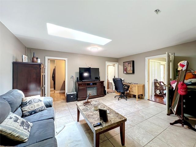 670 E STATE ROAD 46, Geneva, FL 32732