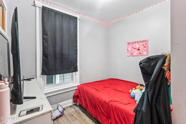 172 6th Avenue, Troy, NY 12180