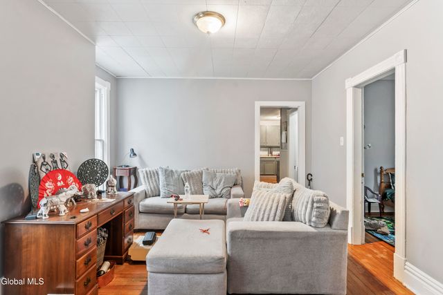 172 6th Avenue, Troy, NY 12180