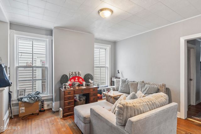 172 6th Avenue, Troy, NY 12180