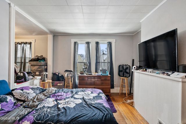 172 6th Avenue, Troy, NY 12180