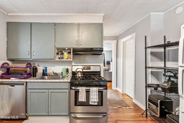 172 6th Avenue, Troy, NY 12180