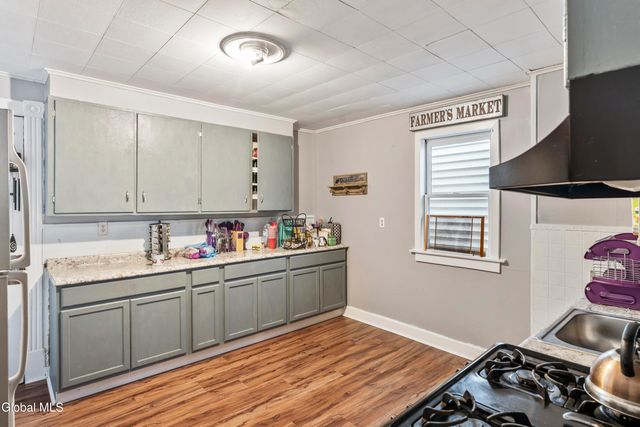 172 6th Avenue, Troy, NY 12180