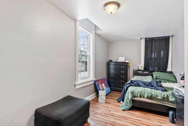 172 6th Avenue, Troy, NY 12180