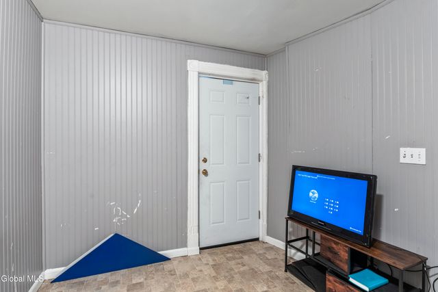 172 6th Avenue, Troy, NY 12180