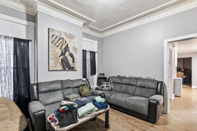 172 6th Avenue, Troy, NY 12180