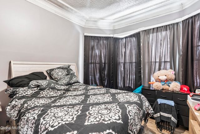 172 6th Avenue, Troy, NY 12180