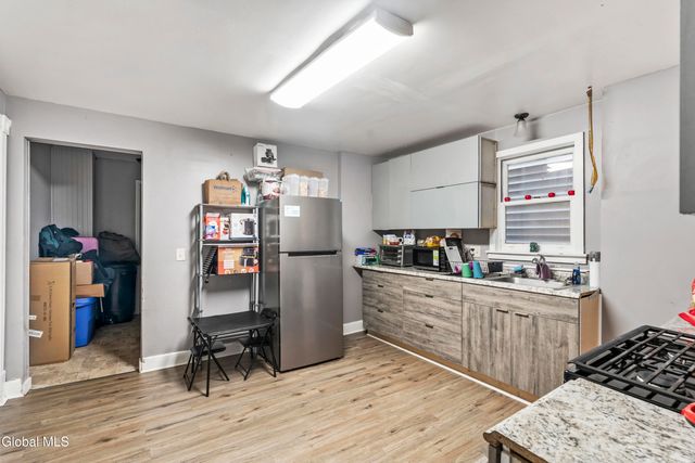 172 6th Avenue, Troy, NY 12180