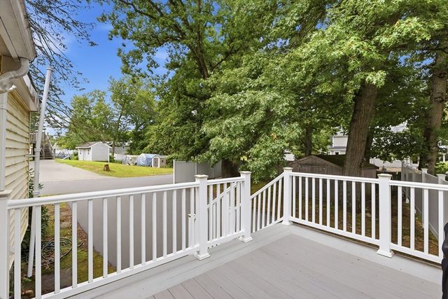 107 Pond St, Rockland, MA 02370