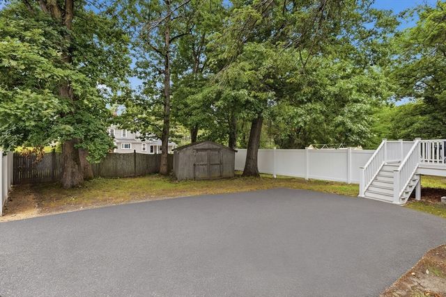 107 Pond St, Rockland, MA 02370